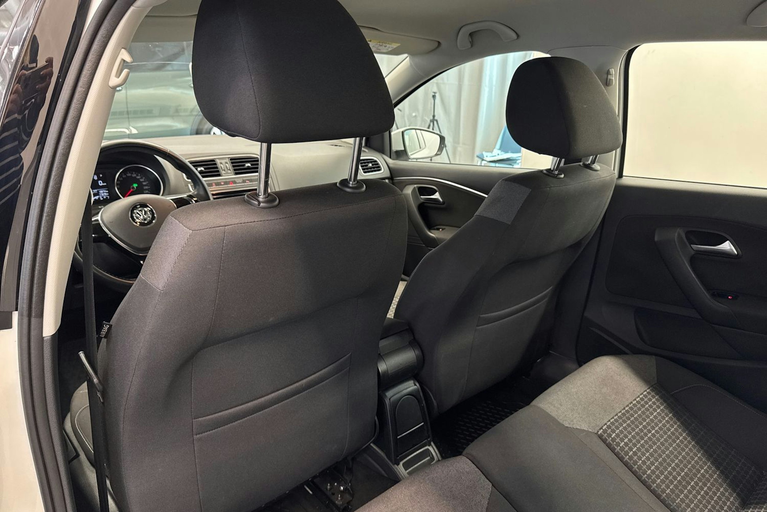 valkoinen Volkswagen Polo 2015 kuva 14.