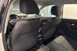 valkoinen Volkswagen Polo 2015 kuva 14.