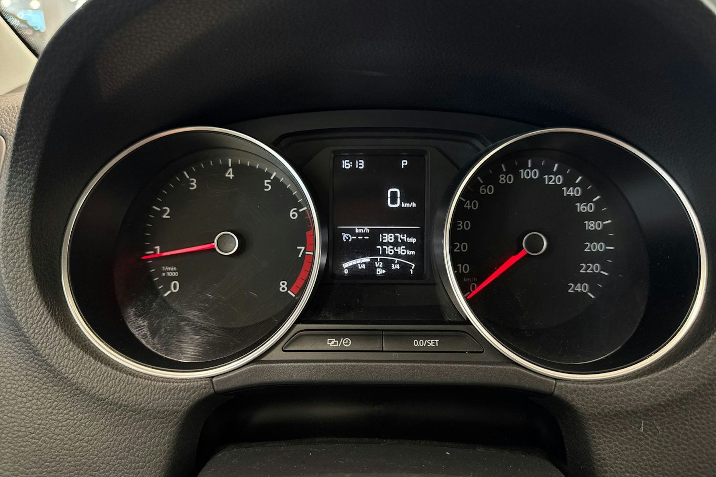 valkoinen Volkswagen Polo 2015 kuva 16.