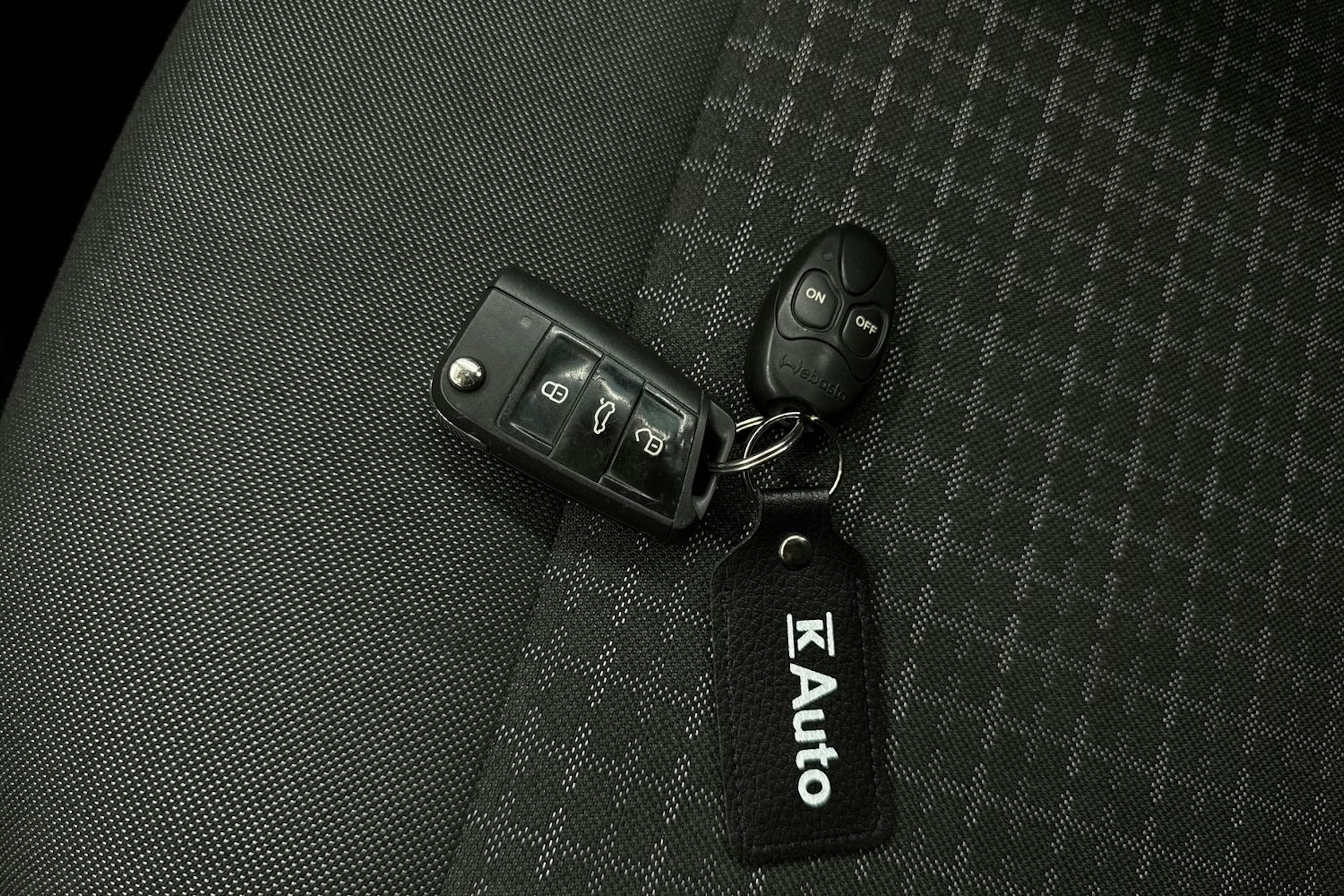 valkoinen Volkswagen Polo 2015 kuva 21.