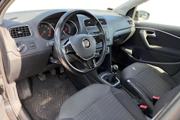 Musta Volkswagen POLO 2015 kuva 3.