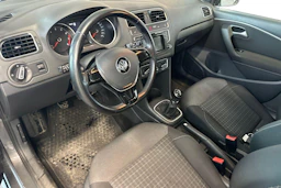 harmaa Volkswagen Polo 2016 kuva 3.