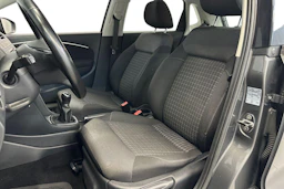 harmaa Volkswagen Polo 2016 kuva 7.