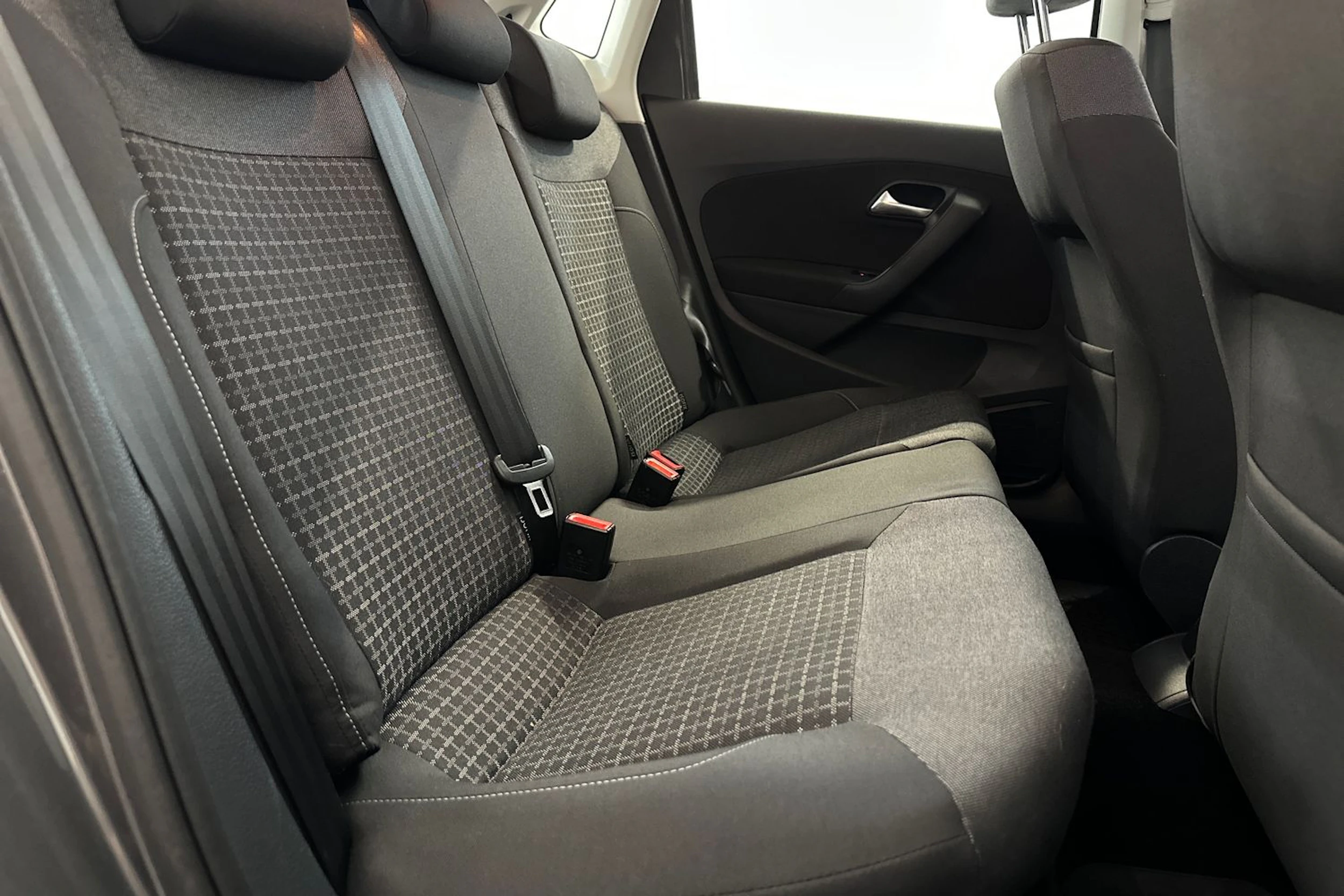 harmaa Volkswagen Polo 2016 kuva 10.