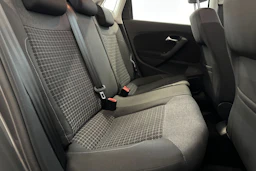 harmaa Volkswagen Polo 2016 kuva 10.