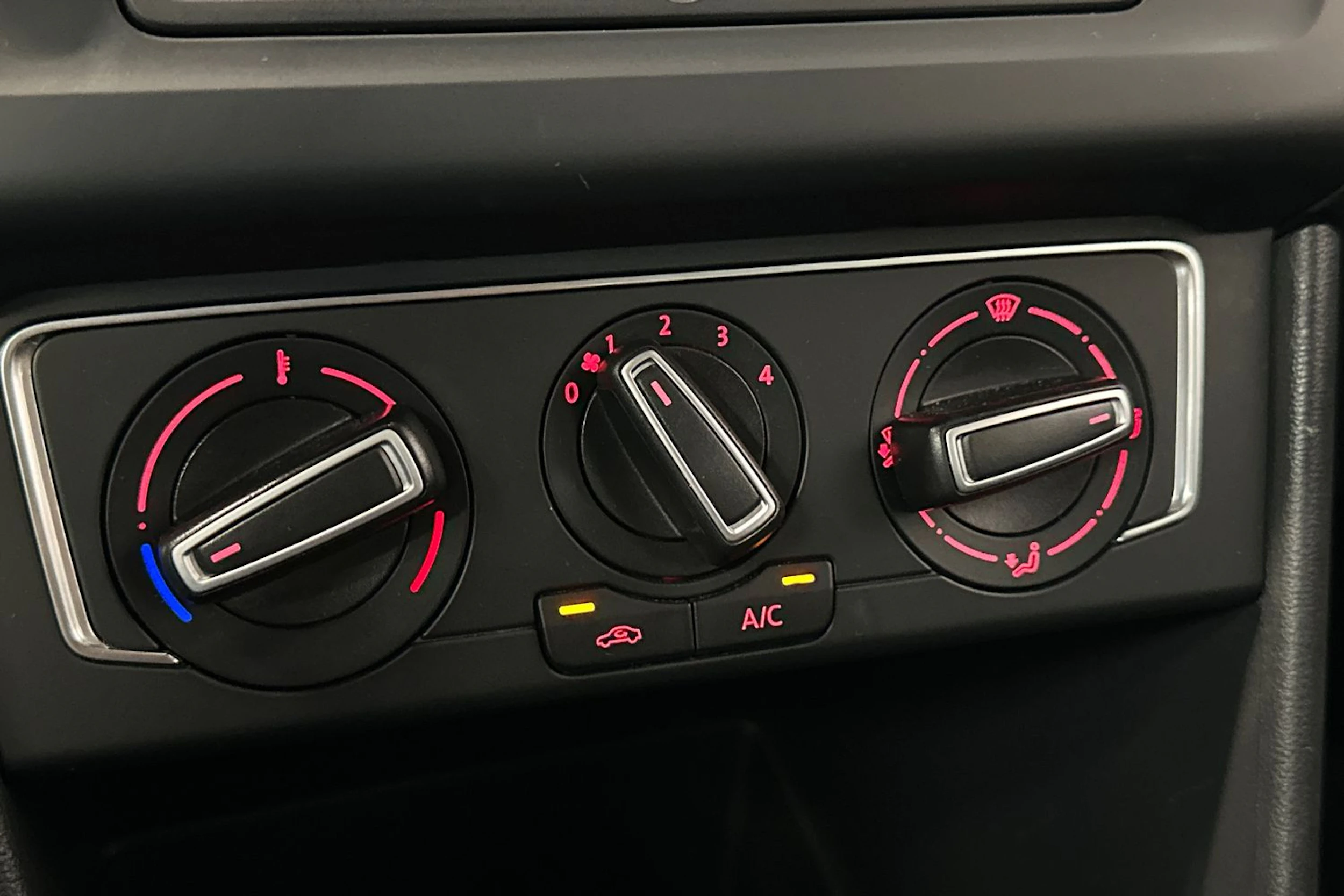 harmaa Volkswagen Polo 2016 kuva 18.