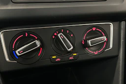 harmaa Volkswagen Polo 2016 kuva 18.