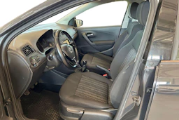 harmaa Volkswagen Polo 2016 kuva 6.