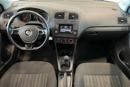 harmaa Volkswagen Polo 2016 kuva 7.