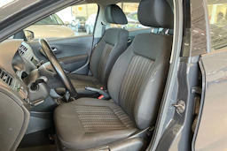 harmaa Volkswagen Polo 2016 kuva 11.