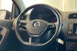 harmaa Volkswagen Polo 2016 kuva 13.