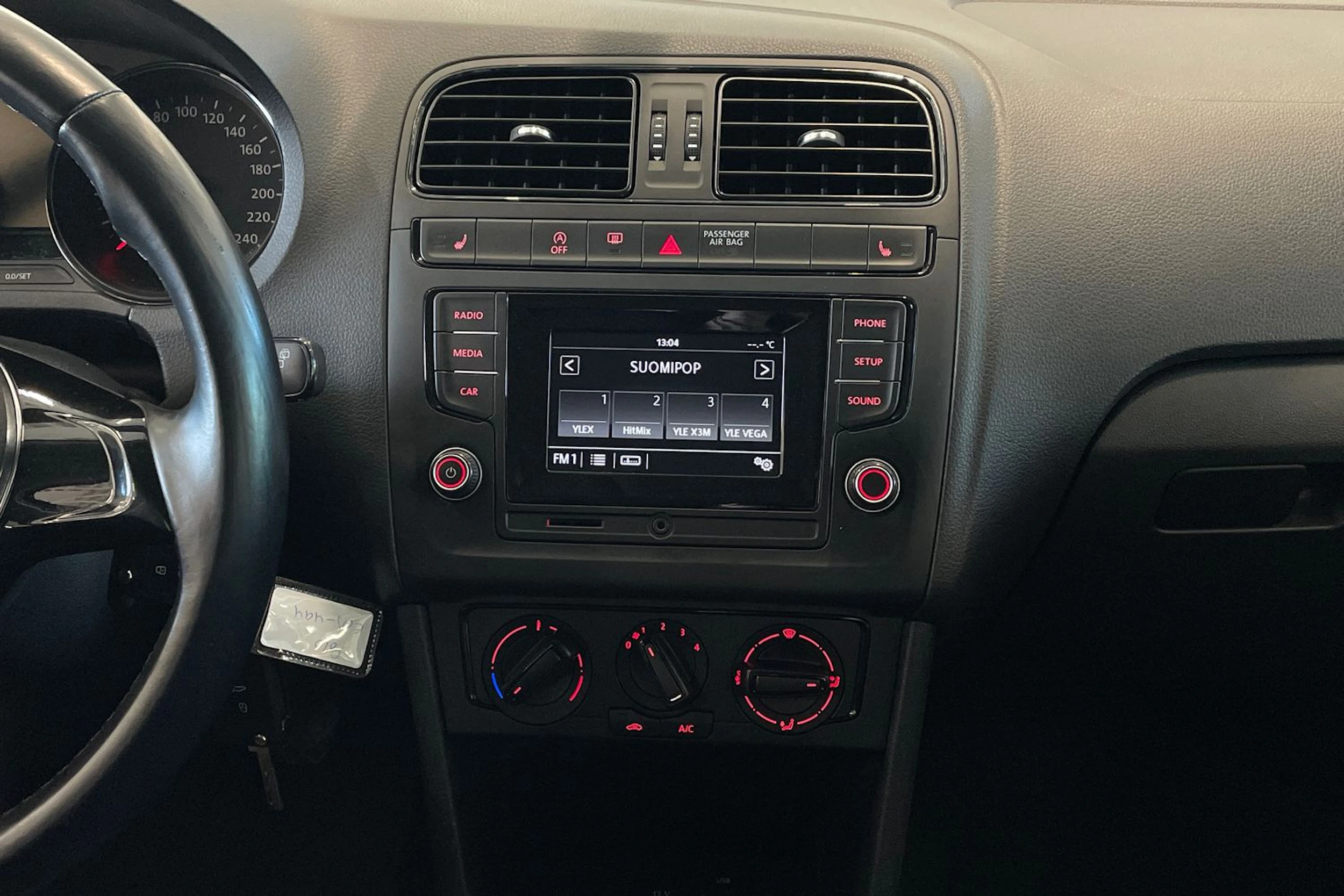 harmaa Volkswagen Polo 2016 kuva 15.