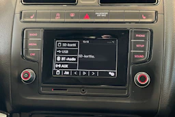 harmaa Volkswagen Polo 2016 kuva 16.