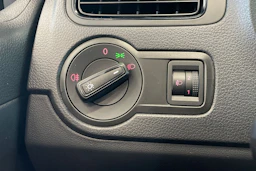 harmaa Volkswagen Polo 2016 kuva 19.