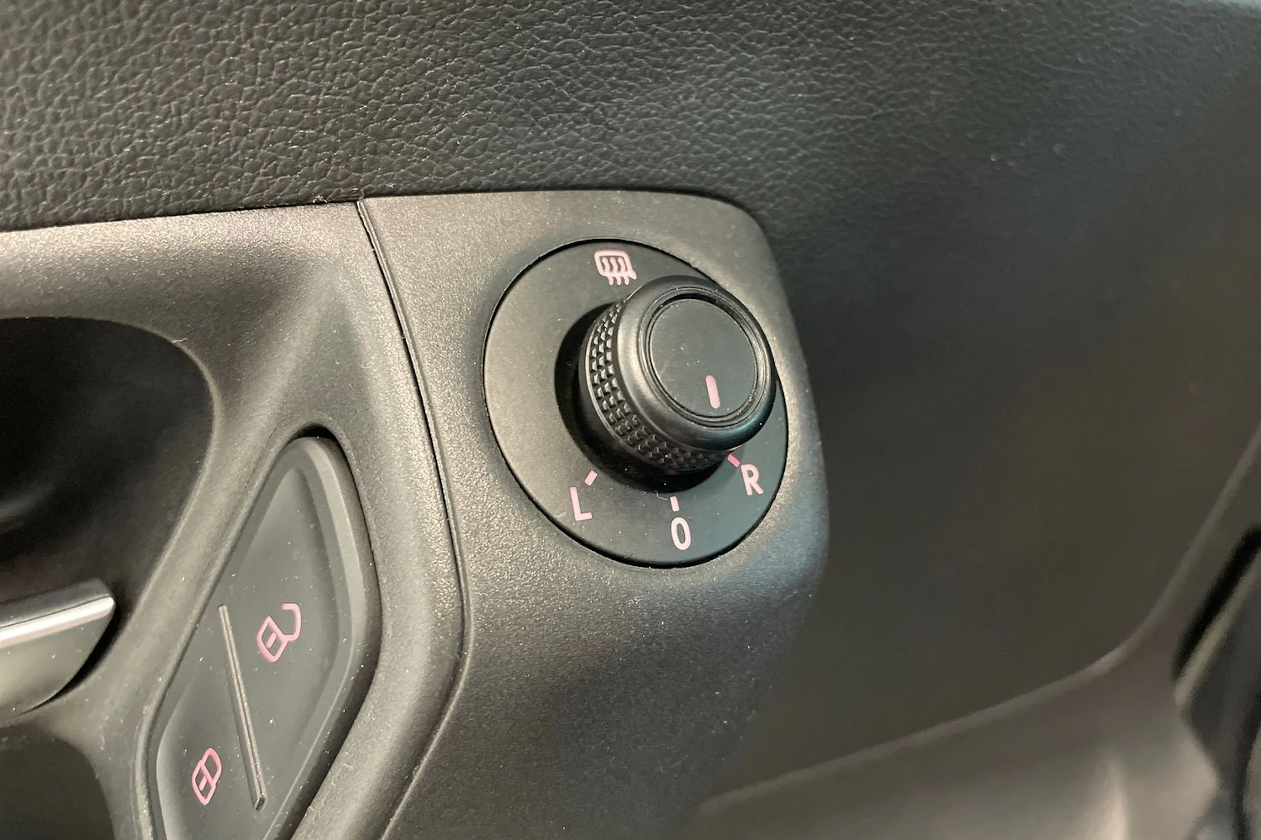 harmaa Volkswagen Polo 2016 kuva 20.