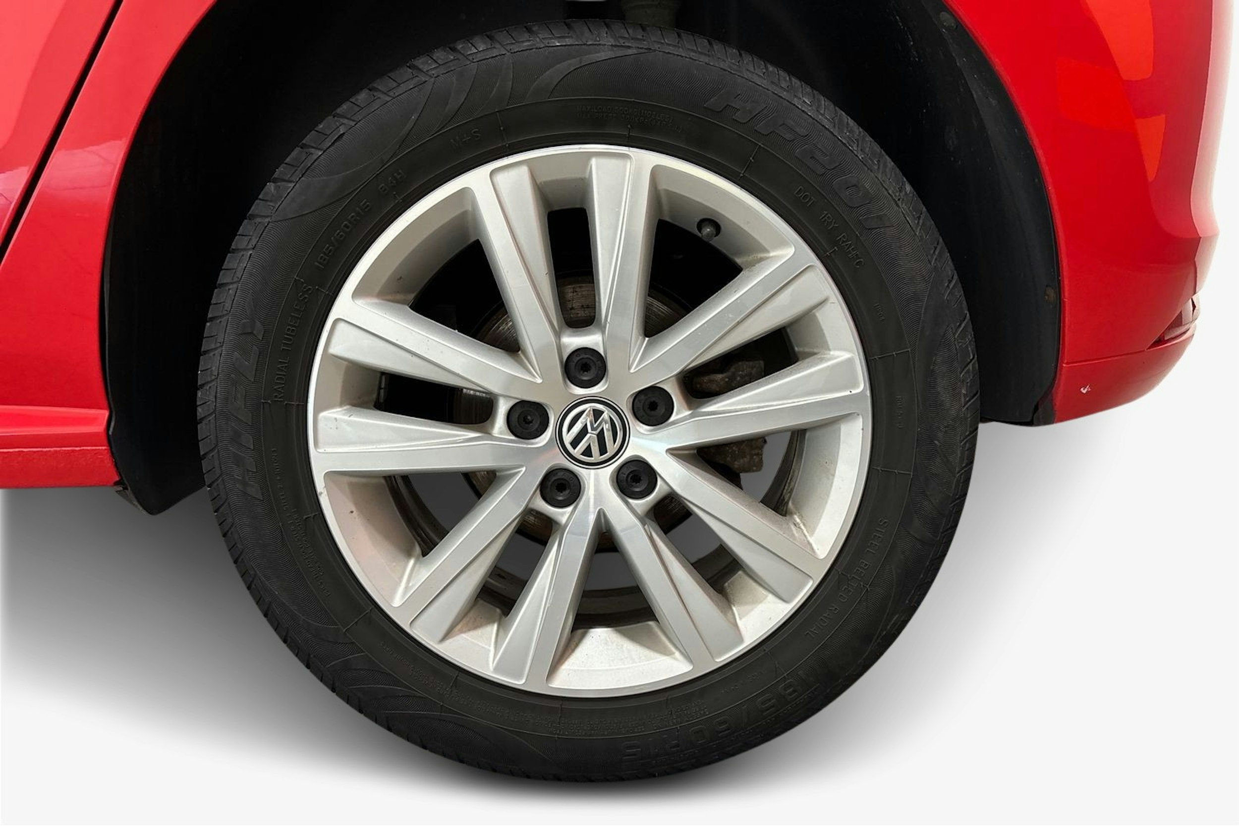 punainen Volkswagen Polo 2016 kuva 11.