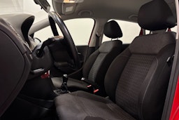 punainen Volkswagen Polo 2016 kuva 14.