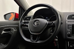 punainen Volkswagen Polo 2016 kuva 15.