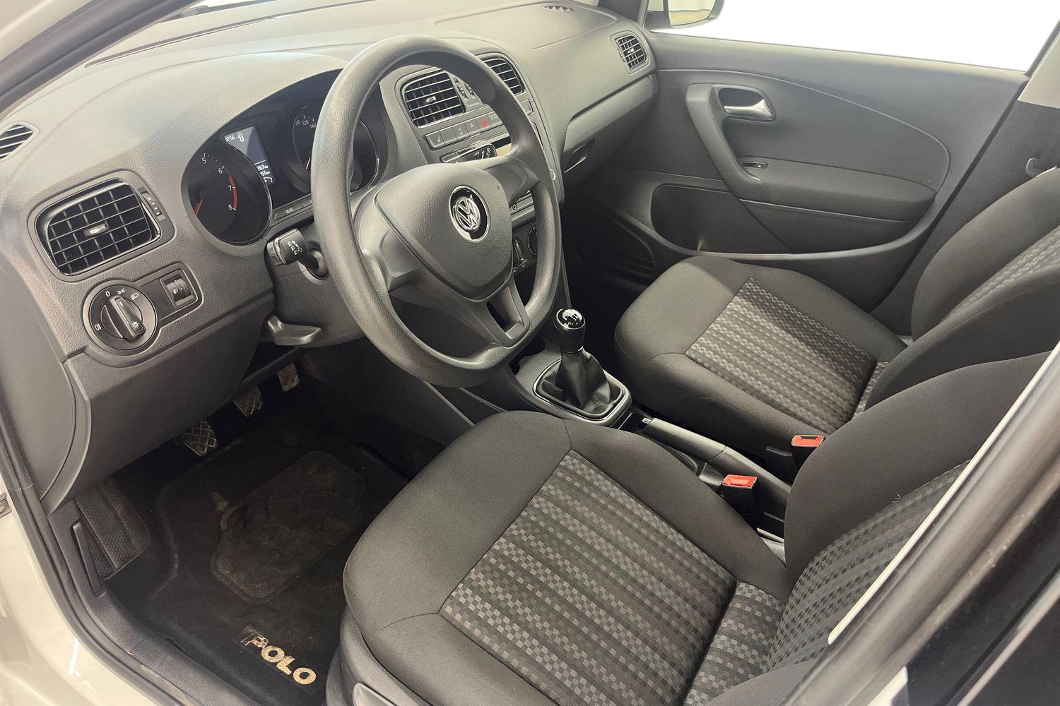 Volkswagen Polo 2016, photo 6/20
