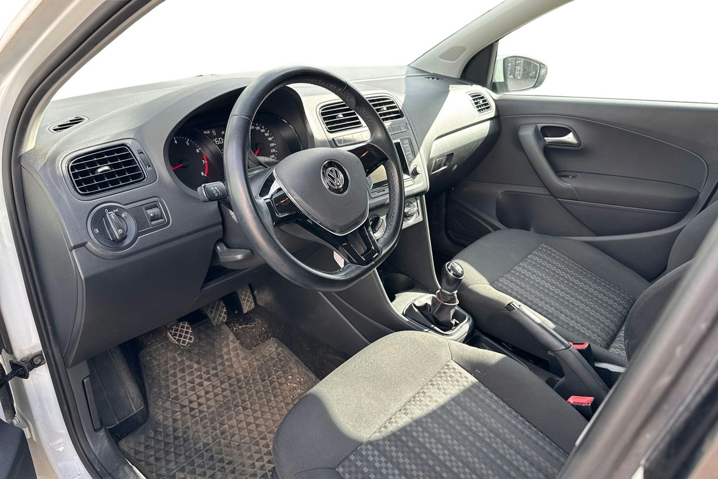 valkoinen Volkswagen Polo 2016 kuva 3.