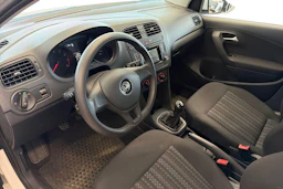 valkoinen Volkswagen Polo 2016 kuva 3.