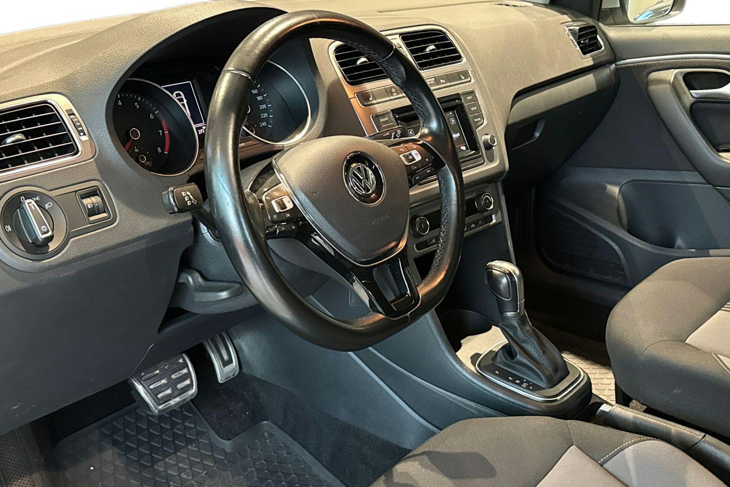 hopea Volkswagen Polo 2016 kuva 7.
