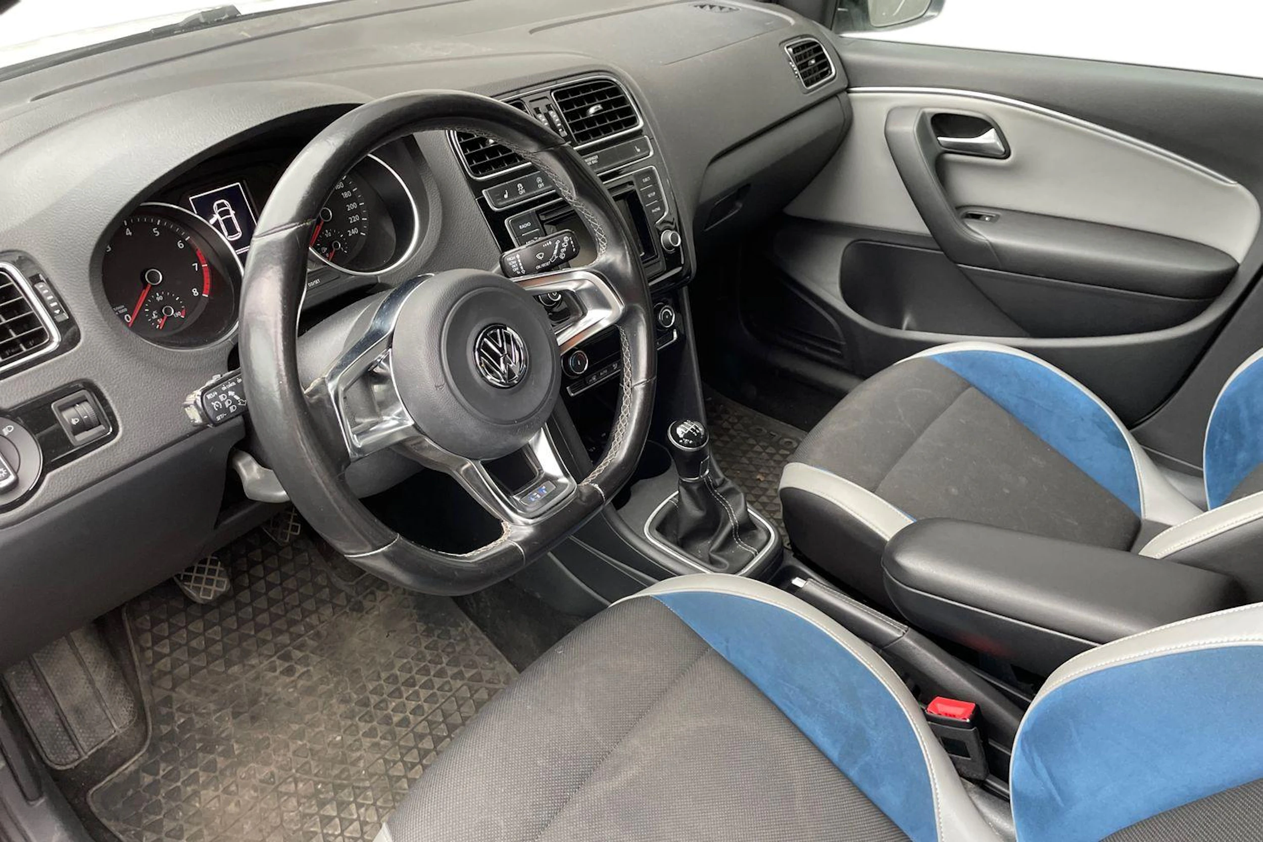 valkoinen Volkswagen Polo 2016 kuva 3.