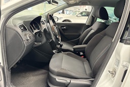valkoinen Volkswagen Polo 2016 kuva 6.