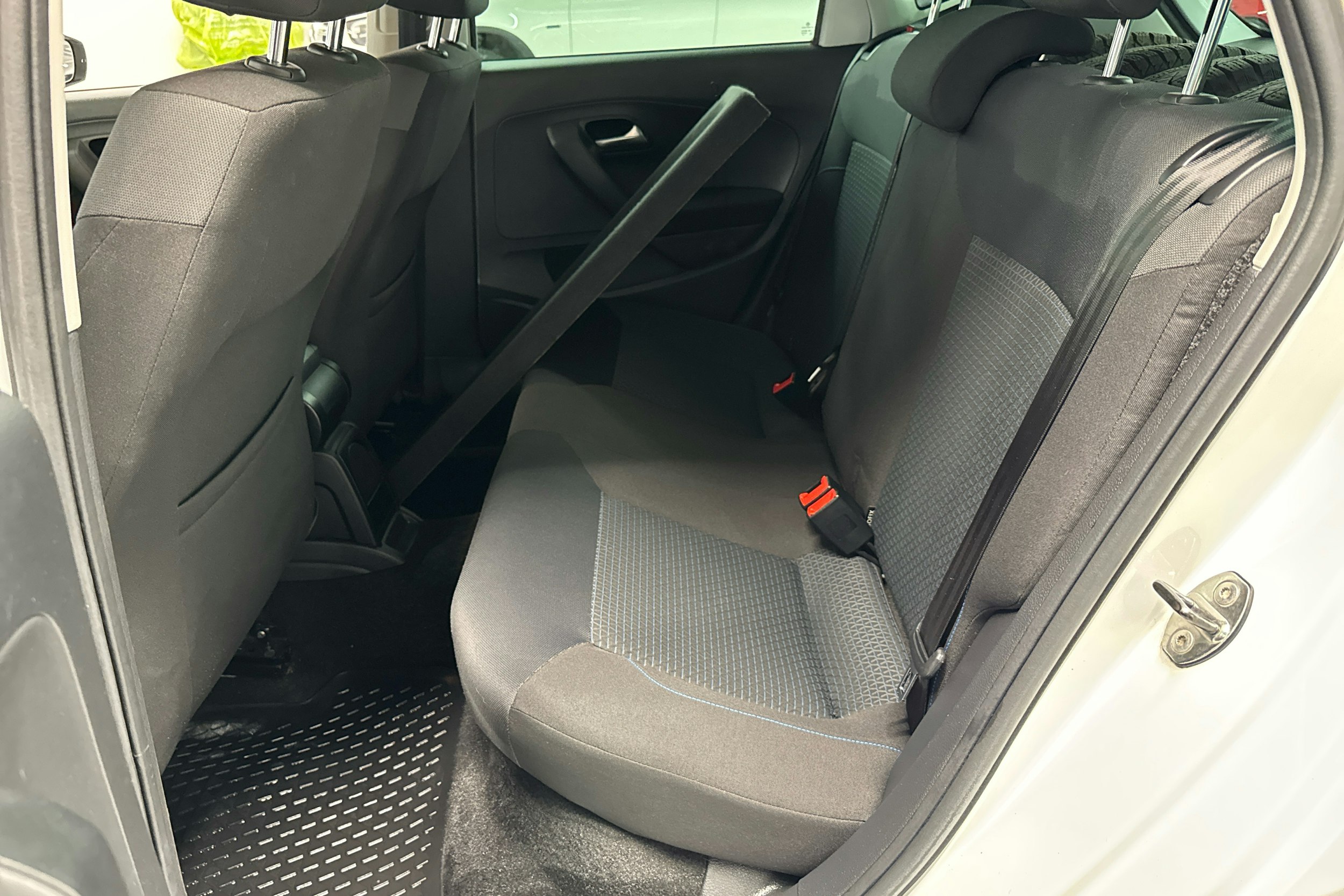 valkoinen Volkswagen Polo 2016 kuva 8.