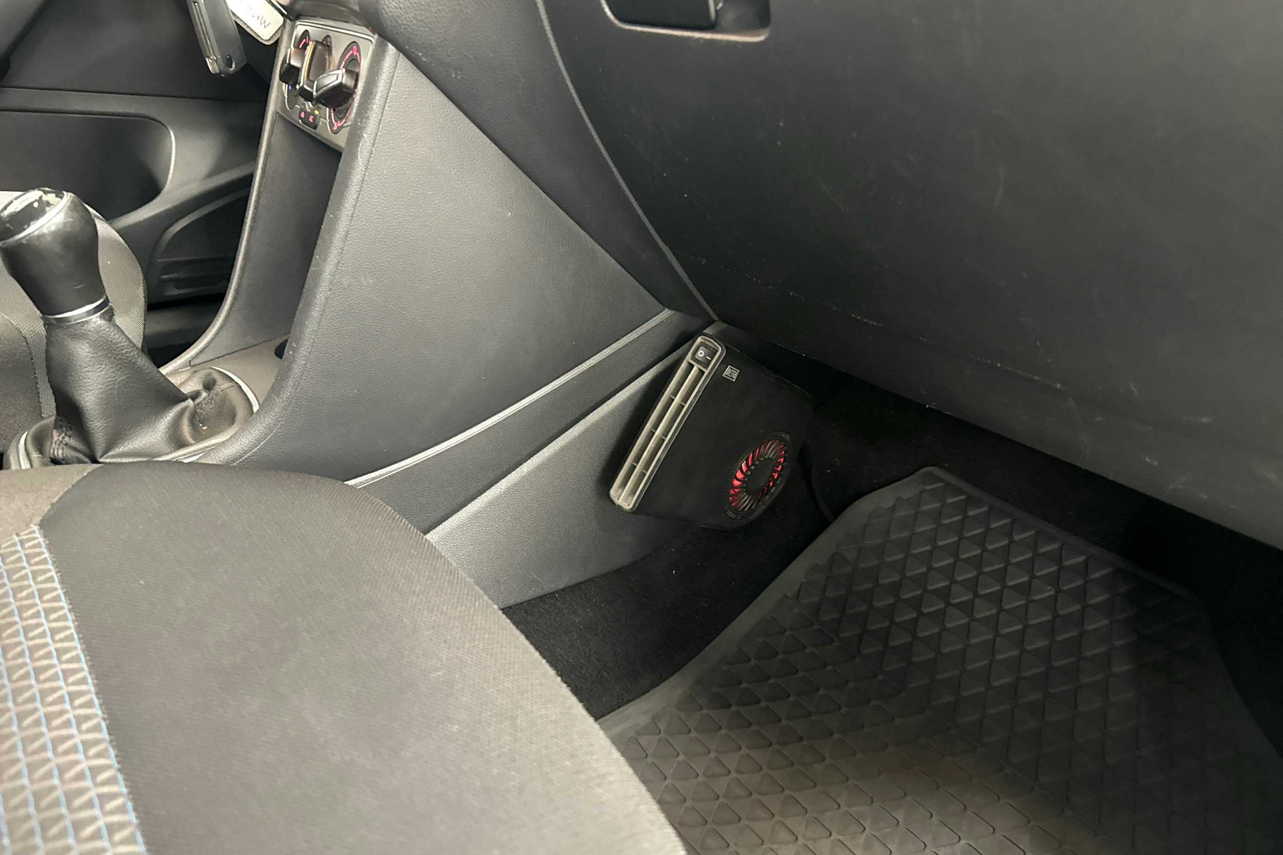 valkoinen Volkswagen Polo 2016 kuva 20.