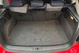 Punainen Volkswagen POLO 2016 kuva 14.