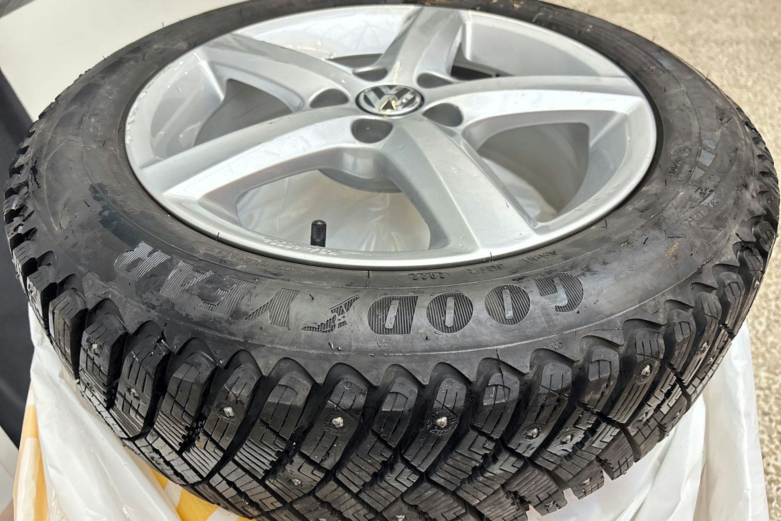 Punainen Volkswagen POLO 2016 kuva 15.