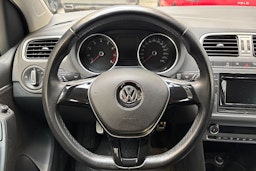 Punainen Volkswagen POLO 2016 kuva 17.