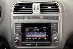 Punainen Volkswagen POLO 2016 kuva 19.