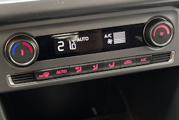 Punainen Volkswagen POLO 2016 kuva 22.