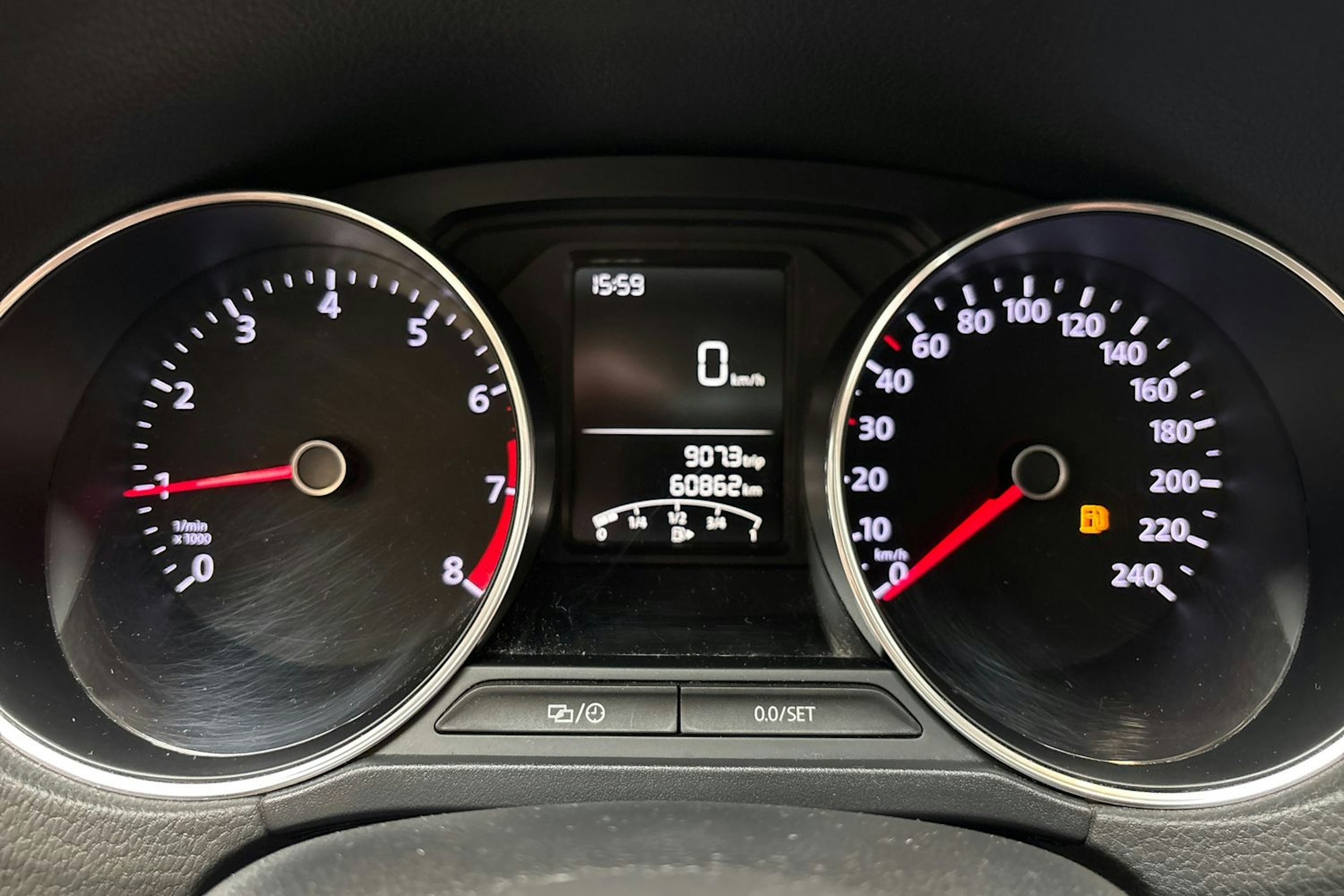 Punainen Volkswagen POLO 2016 kuva 24.