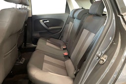 harmaa Volkswagen Polo 2016 kuva 8.