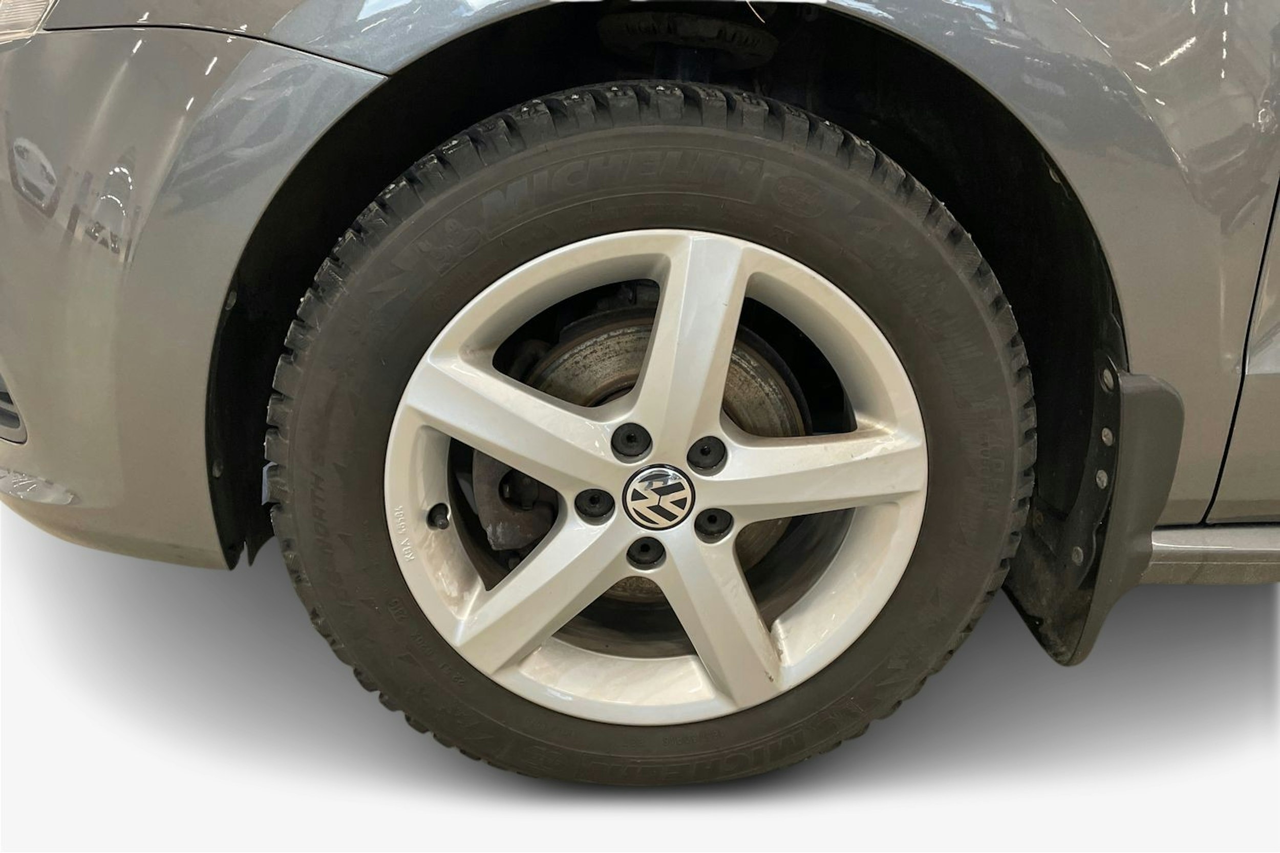 harmaa Volkswagen Polo 2016 kuva 9.