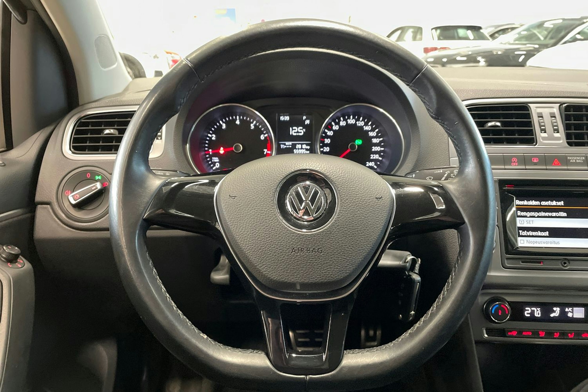 harmaa Volkswagen Polo 2016 kuva 12.
