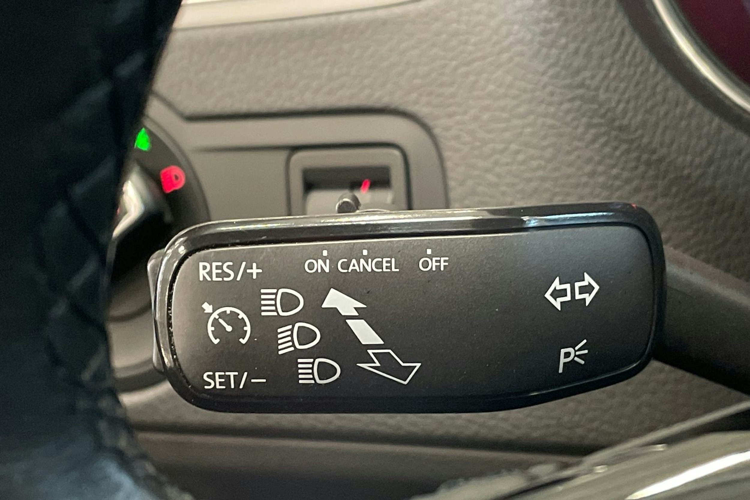 harmaa Volkswagen Polo 2016 kuva 13.