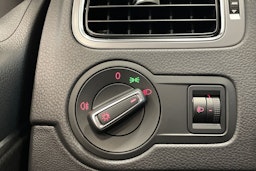 harmaa Volkswagen Polo 2016 kuva 15.