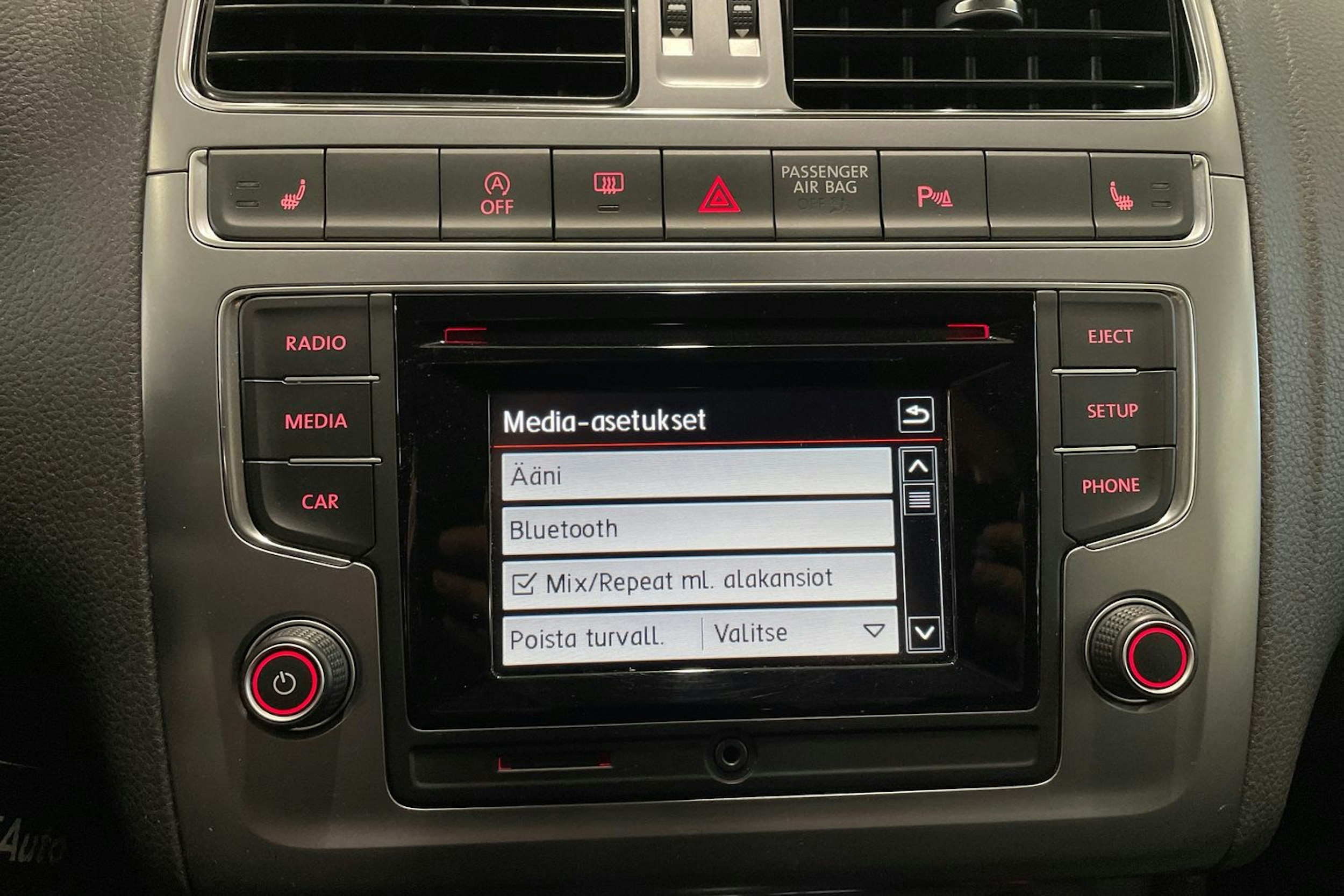 harmaa Volkswagen Polo 2016 kuva 18.