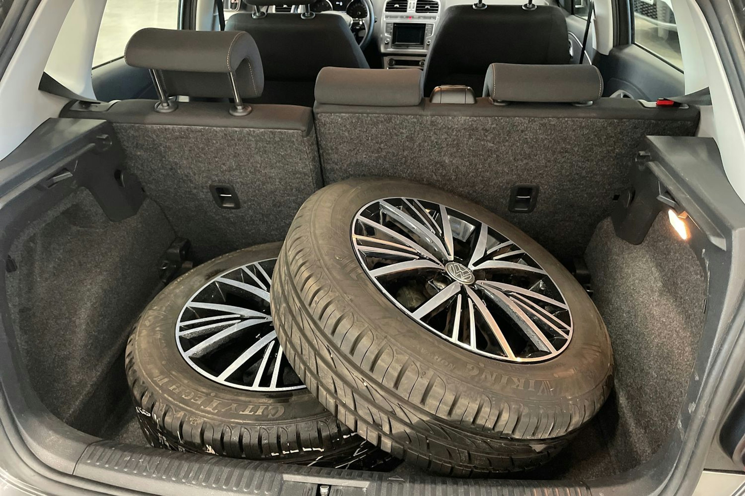 harmaa Volkswagen Polo 2016 kuva 26.