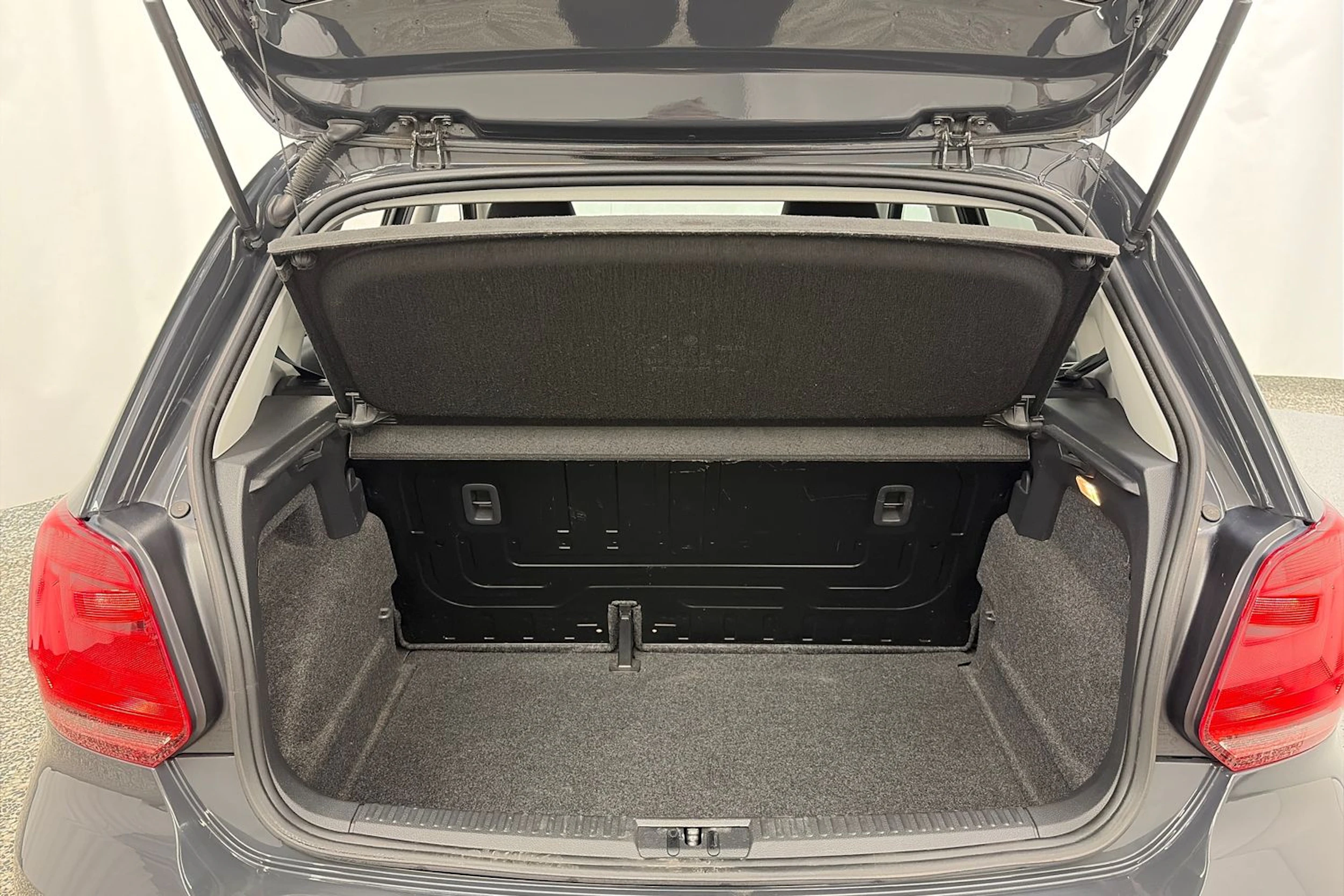 met. harmaa Volkswagen Polo 2016 kuva 11.