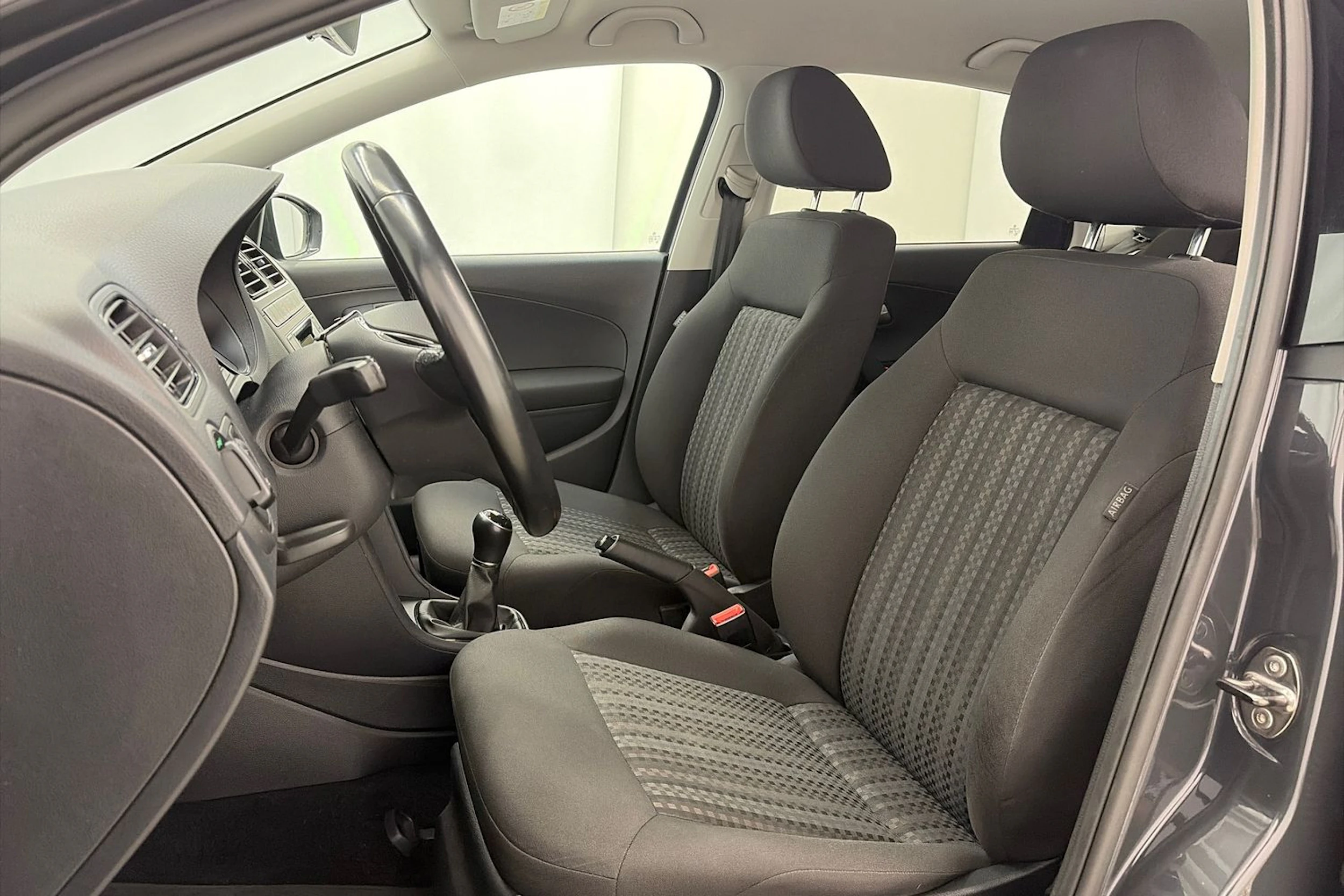 met. harmaa Volkswagen Polo 2016 kuva 12.