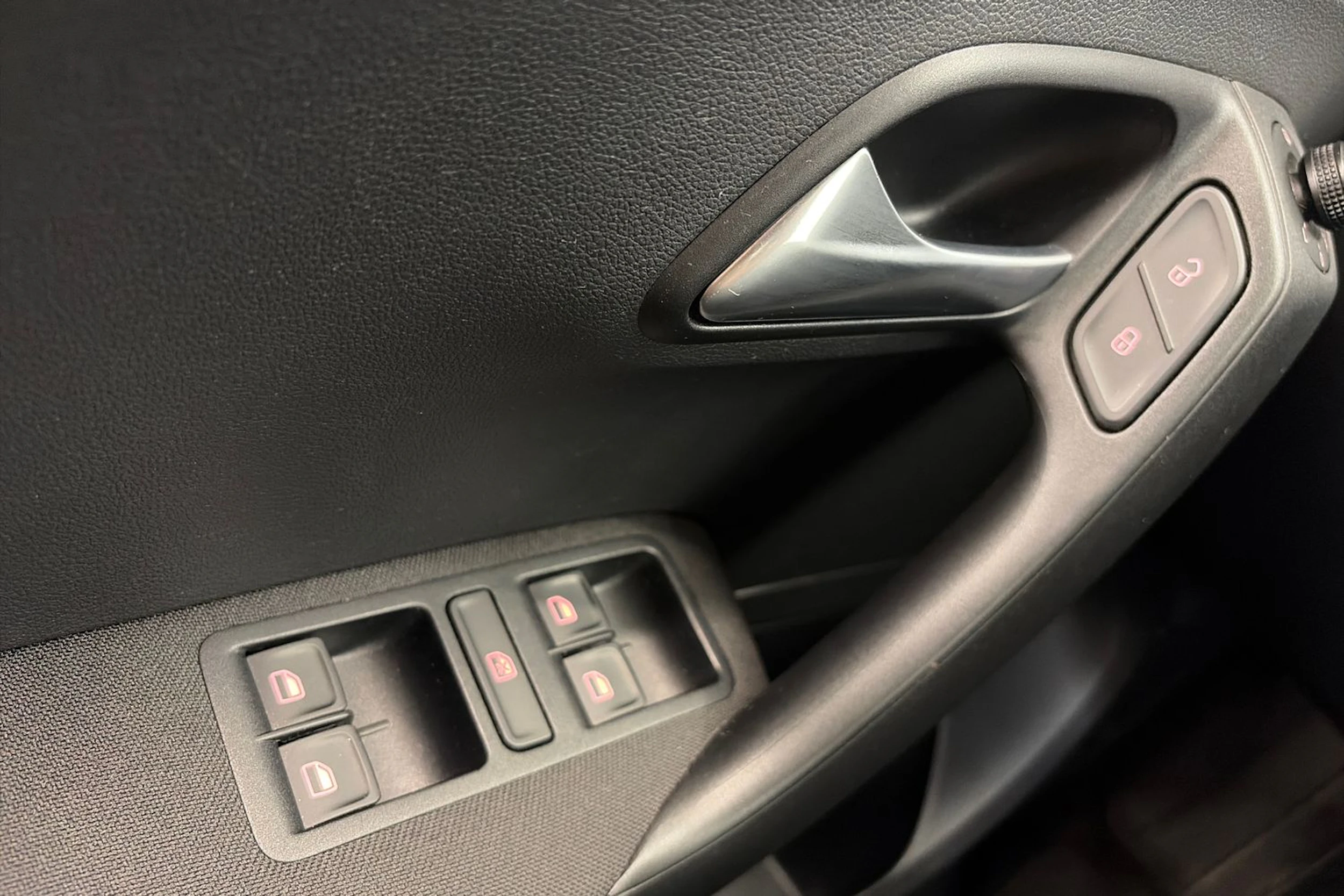 met. harmaa Volkswagen Polo 2016 kuva 19.