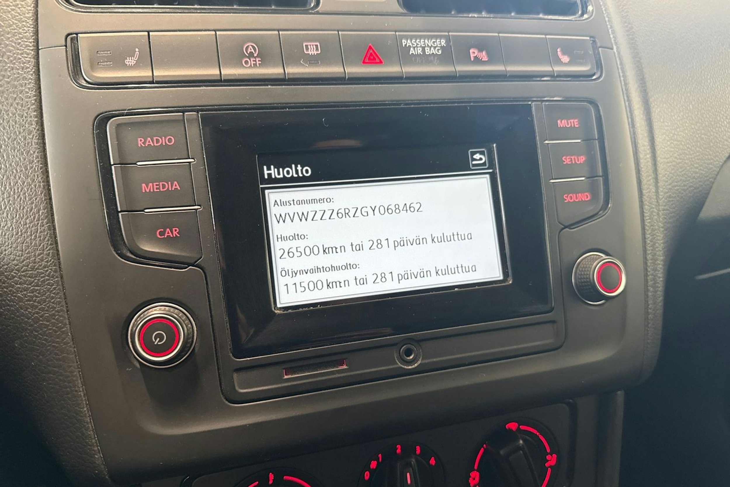 valkoinen Volkswagen Polo 2016 kuva 17.