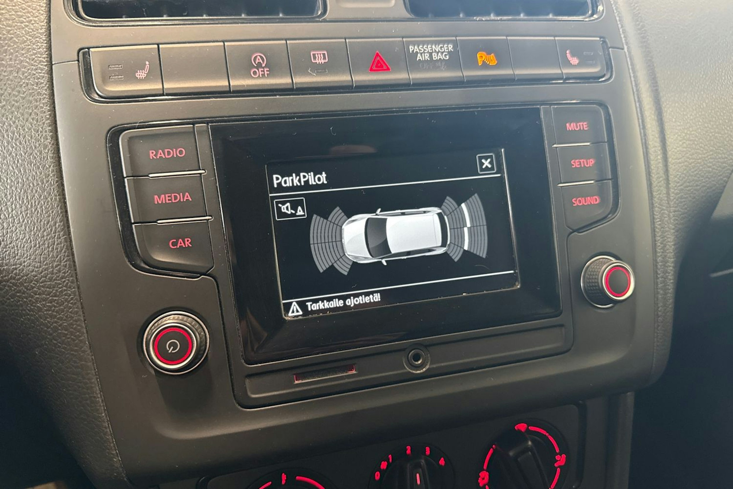 valkoinen Volkswagen Polo 2016 kuva 18.