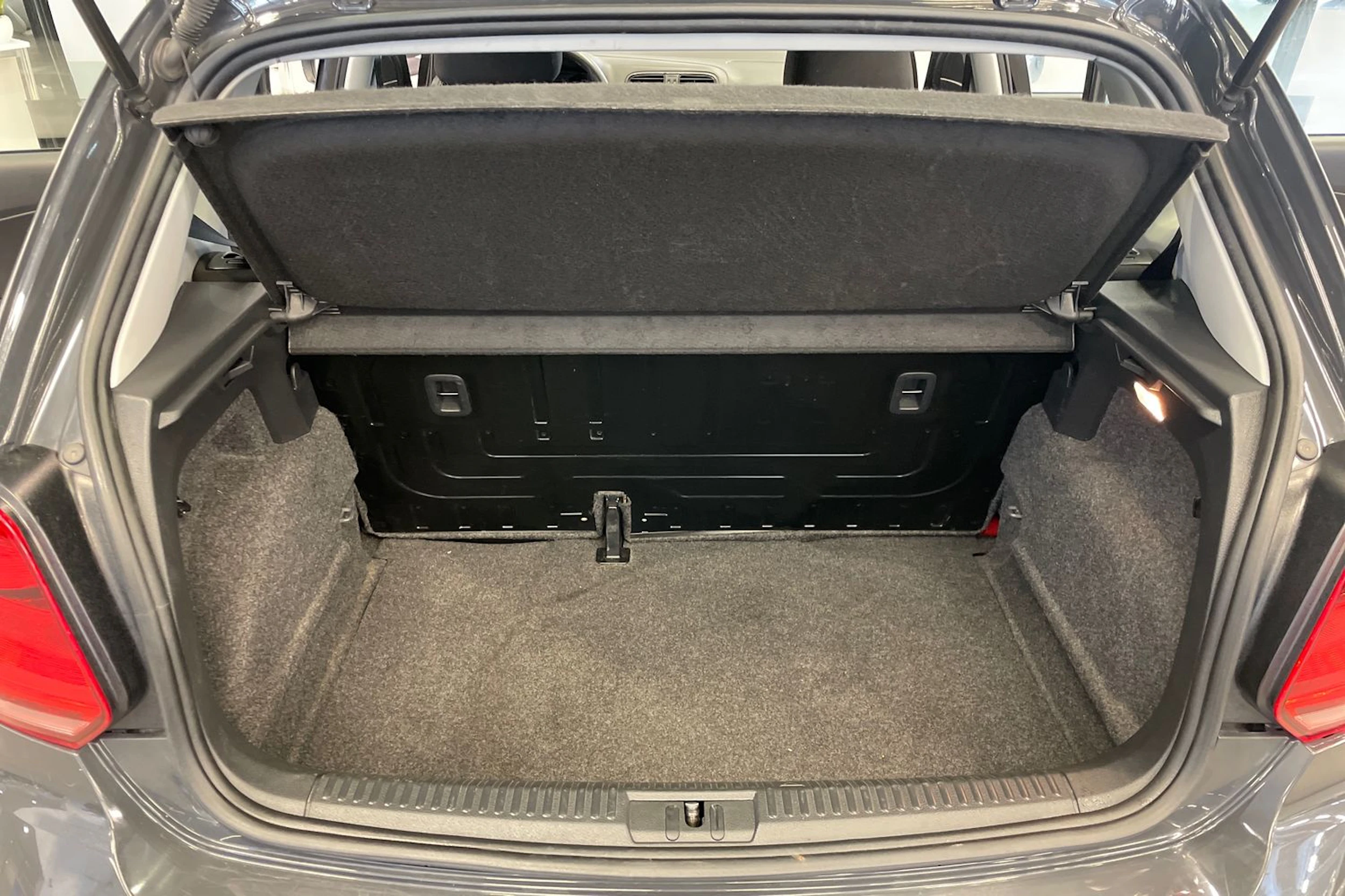 Harmaa Volkswagen POLO 2017 kuva 14.