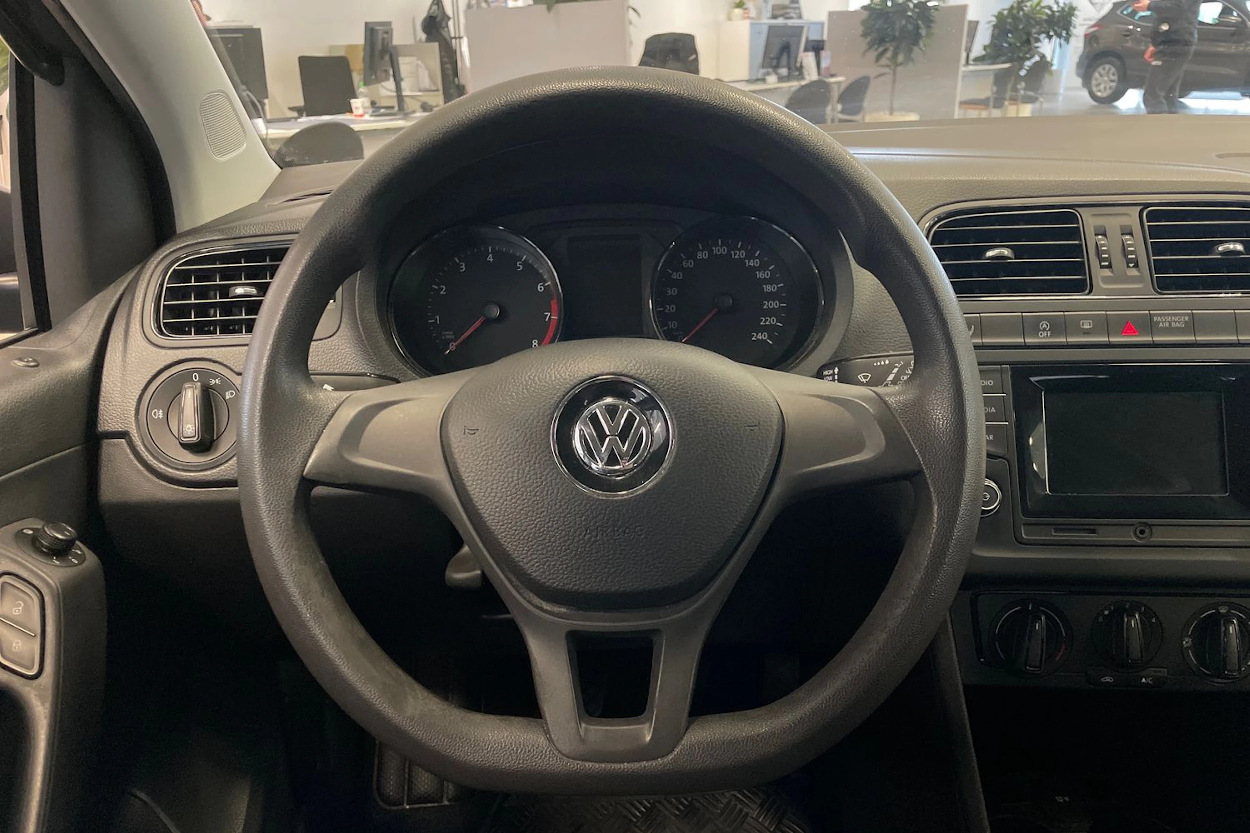 Harmaa Volkswagen POLO 2017 kuva 15.